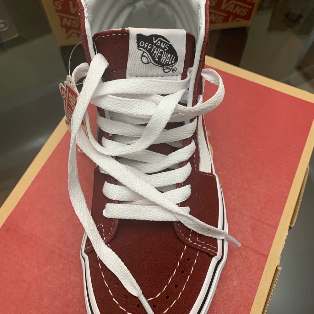 VANS - Picture 2 of 5
